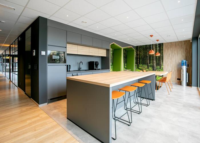 Un bureau au design innovant et du mobilier sur mesure pour une ambiance exceptionnelle !