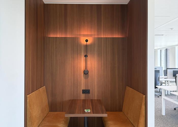 Alcoves - Aménagement des espaces de travail pour la compagnie d’assurances belge