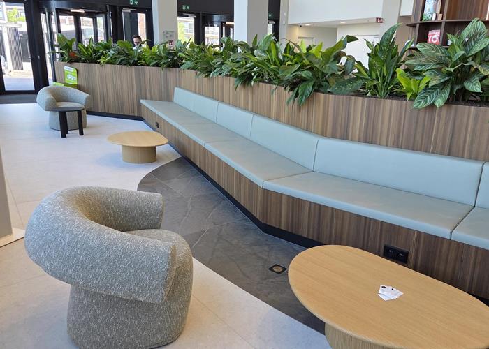 Aménagement des espaces de travail pour la compagnie d’assurances belge