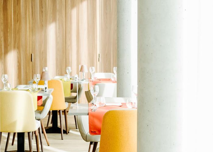 Aménagement d'un espace lounge et restaurant